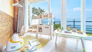 Basic Room, 1 Bedroom (Subak(Dokchae/Oceanview/GaebyeolBBQ)) | 1 bedroom, free WiFi - Yeosu Hi Mom Kids Family Pension Black (Yeosu)