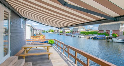 Waterfront chalet with swimming ladder