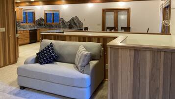 Smart TV, futbolito y libros