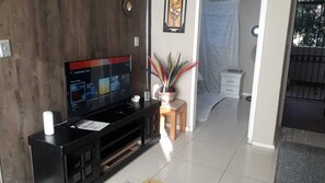 Comfort Studio Suite | Living area | TV - Rose Of Sandton (Sandton)
