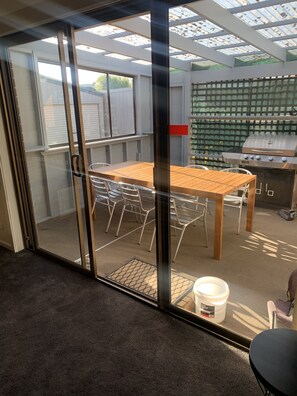 Interior - Invy Haven - Relaxed Coastal, Free WiFi, Pet Friendly, Beach 500m (Inverloch)