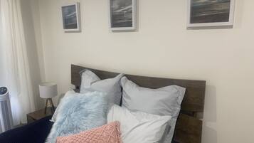 3 bedrooms, desk, iron/ironing board, free WiFi