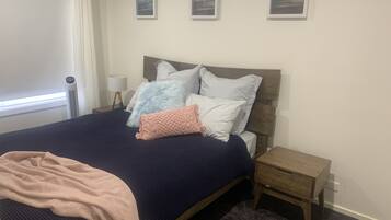 3 bedrooms, desk, iron/ironing board, free WiFi