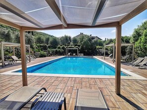 Pool - Casa Raissa B: A characteristic and welcoming apartment that is part of a villa immersed in a splendid landscape, in a lovely little hamlet, with Free WI-FI. (Montaione)