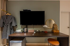 Family Room | Free WiFi