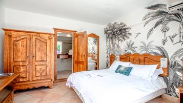 Habitación doble Deluxe, 1 cama Queen size | Sábanas de algodón egipcio y ropa de cama de alta calidad