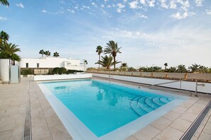 A heated pool - Villa ‘Dunas Maspalomas’ with DUNE and Sea views, Pool, Garden & Wi-Fi (Maspalomas)