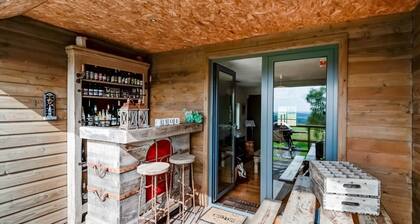 Green Hillside Apartment-Petit Wilogne