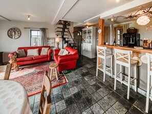 TV - Petit Wilogne Holiday Home in Mont (Mont)