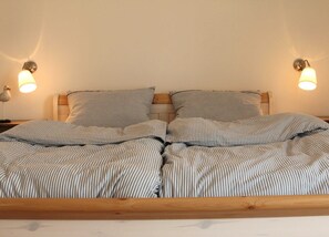 2 bedrooms, travel cot, WiFi - Klein-Ida by the sea with bed linen, towels, final cleaning - apartment, 2 bedrooms, max 4 persons (Börgerende-Rethwisch)