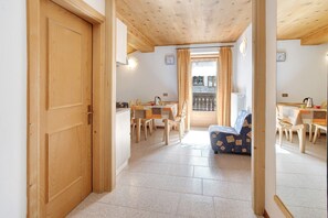 Dining - Apartment 'Elisabetta n1' with Mountain View, Balcony & Wi-Fi (Livigno)
