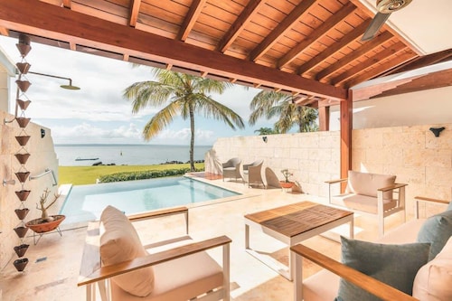 Ocean view villa with private pool in Samana