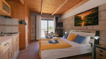 1 slaapkamer, een strijkplank/strijkijzer, gratis wifi, beddengoed