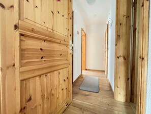 Unclassified image, 3 of 13, button