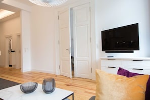 Unclassified image, 4 of 13, button