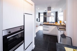 Refrigerador, horno, lavavajillas