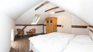 4 bedrooms, WiFi, bed sheets