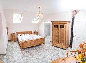 1 habitación y ropa de cama