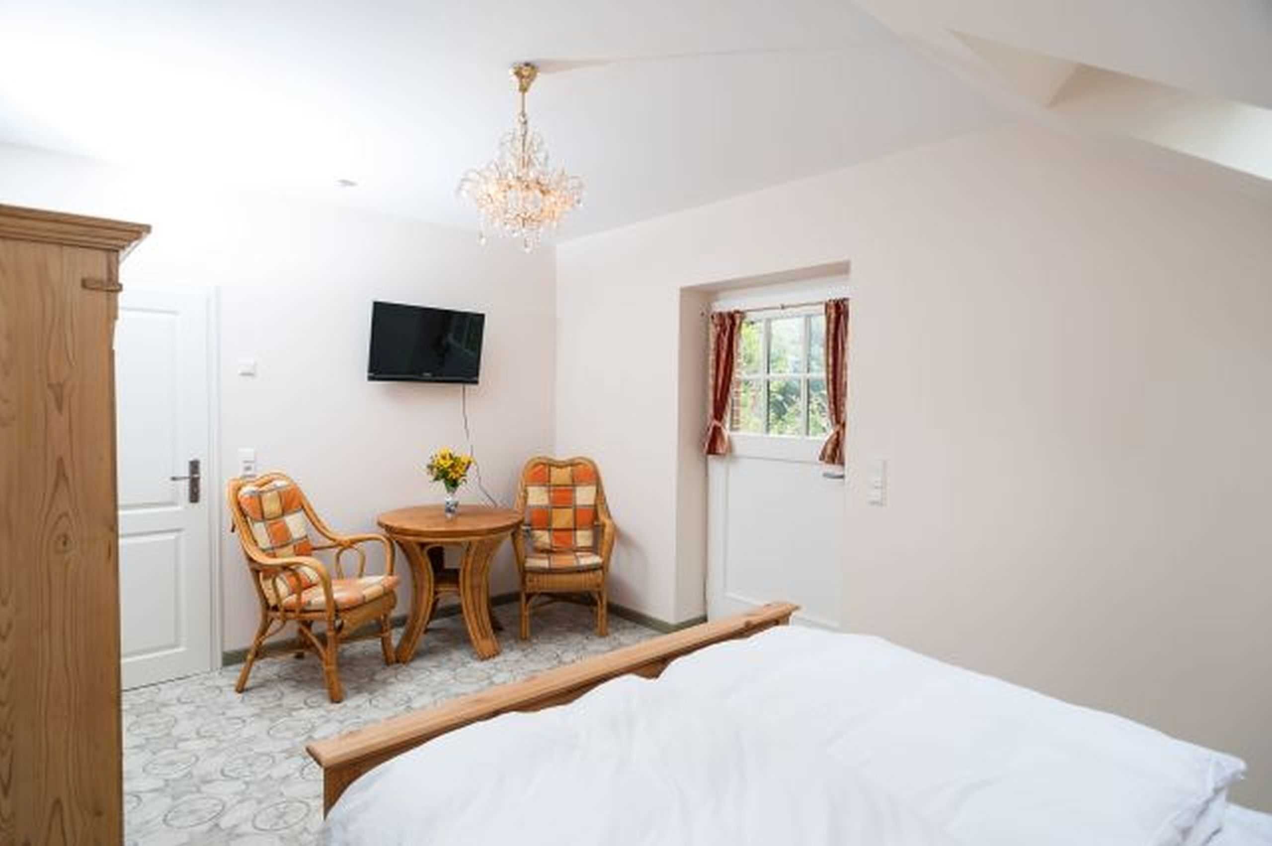 1 bedroom, bed sheets