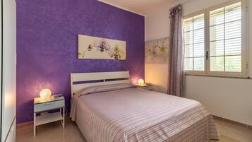 4 slaapkamers, een strijkplank/strijkijzer, gratis wifi, beddengoed