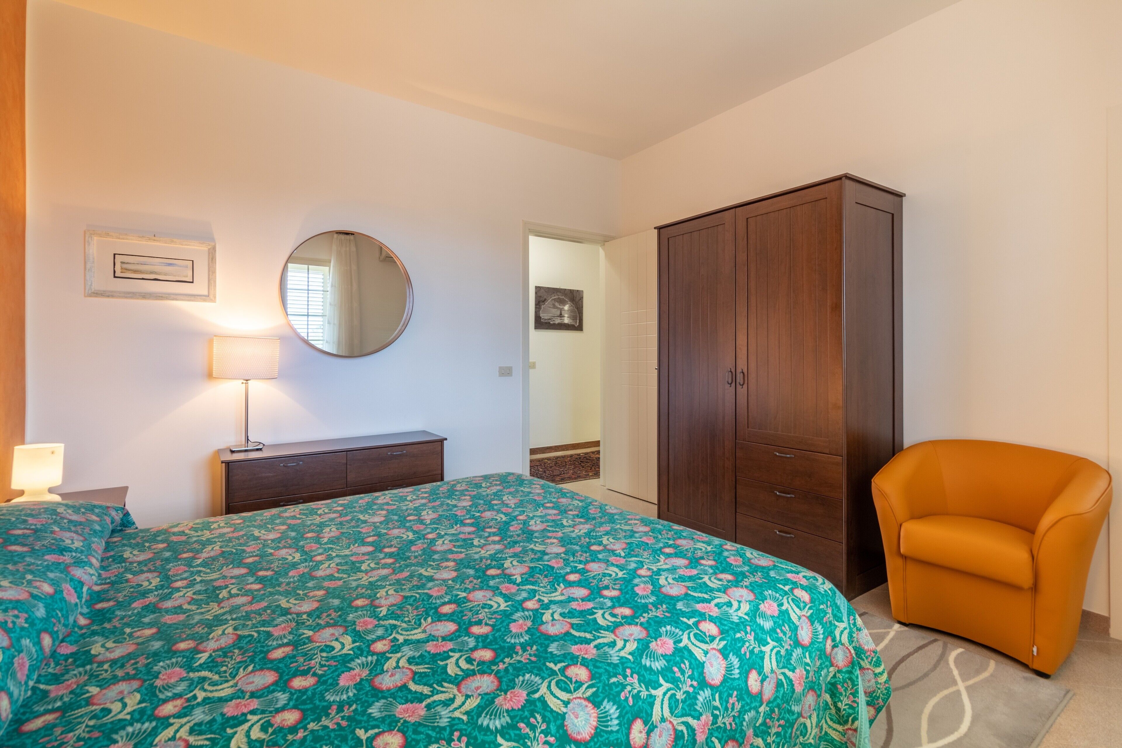 4 chambres, fer et planche à repasser, Wi-Fi gratuit, draps fournis