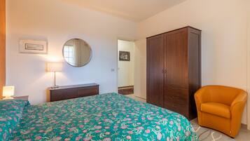 4 chambres, fer et planche à repasser, Wi-Fi gratuit, draps fournis