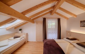 2 bedrooms, free WiFi, bed sheets - Apartment "Löfflerblick B Plus Löffler" with Mountain View, Wi-Fi, Sauna & Jacuzzi (Steinhaus)