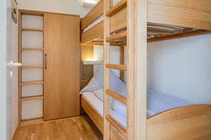 2 Schlafzimmer, Zimmersafe, Reisekinderbett, WLAN
