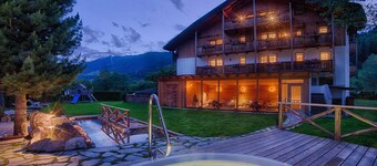 Appartamento "Löfflerblick A Dreiherrenspitze" con vista sulle montagne, Wi-Fi e Jacuzzi