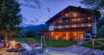 Ferienwohnung "Löfflerblick A Dreiherrenspitze" mit Bergblick, WLAN & Whirlpool