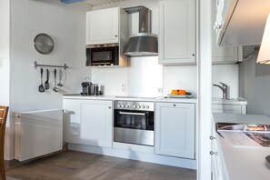 Køleskab, mikrobølgeovn, ovn, opvaskemaskine