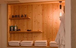 Interior - Apartment "Löfflerblick A Schwarzenstein" with Mountain View, Wi-Fi, Sauna & Jacuzzi (Steinhaus)