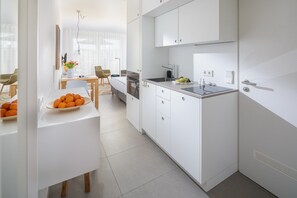 Kühlschrank, Mikrowelle, Geschirrspüler