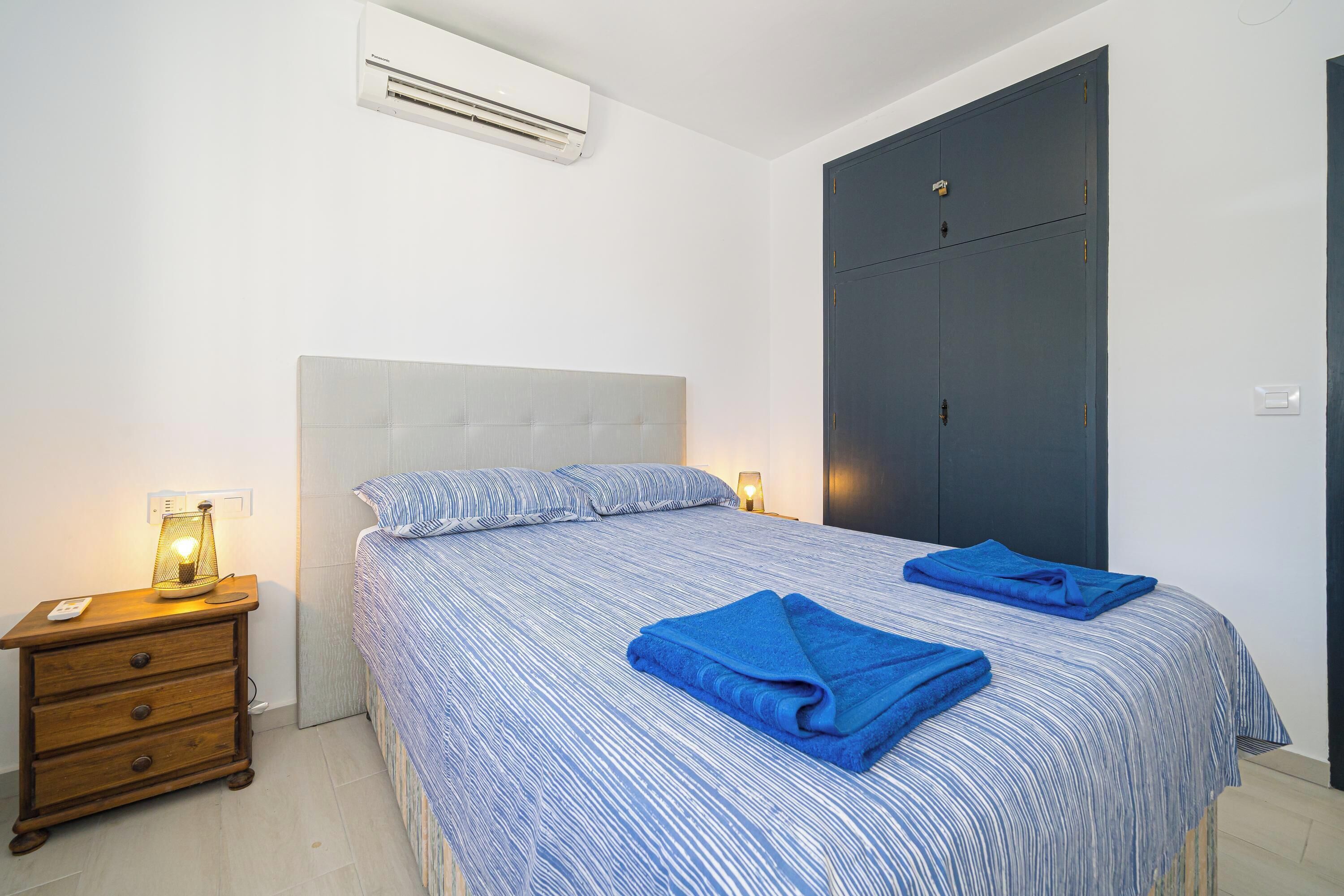 3 chambres, fer et planche à repasser, Wi-Fi gratuit, draps fournis