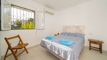 5 bedrooms, iron/ironing board, free WiFi, bed sheets