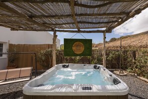 Bañera de hidromasaje exterior