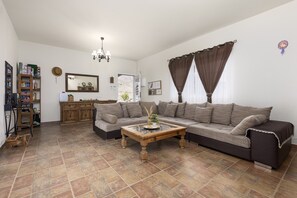 Télévision, table de tennis de table