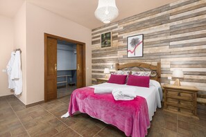 4 habitaciones, tabla de planchar con plancha y wifi gratis 