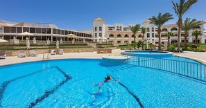2 outdoor pools, pool loungers, lifeguards on site - Old Palace Sahl Hasheseh (Sahl Hasheeh)