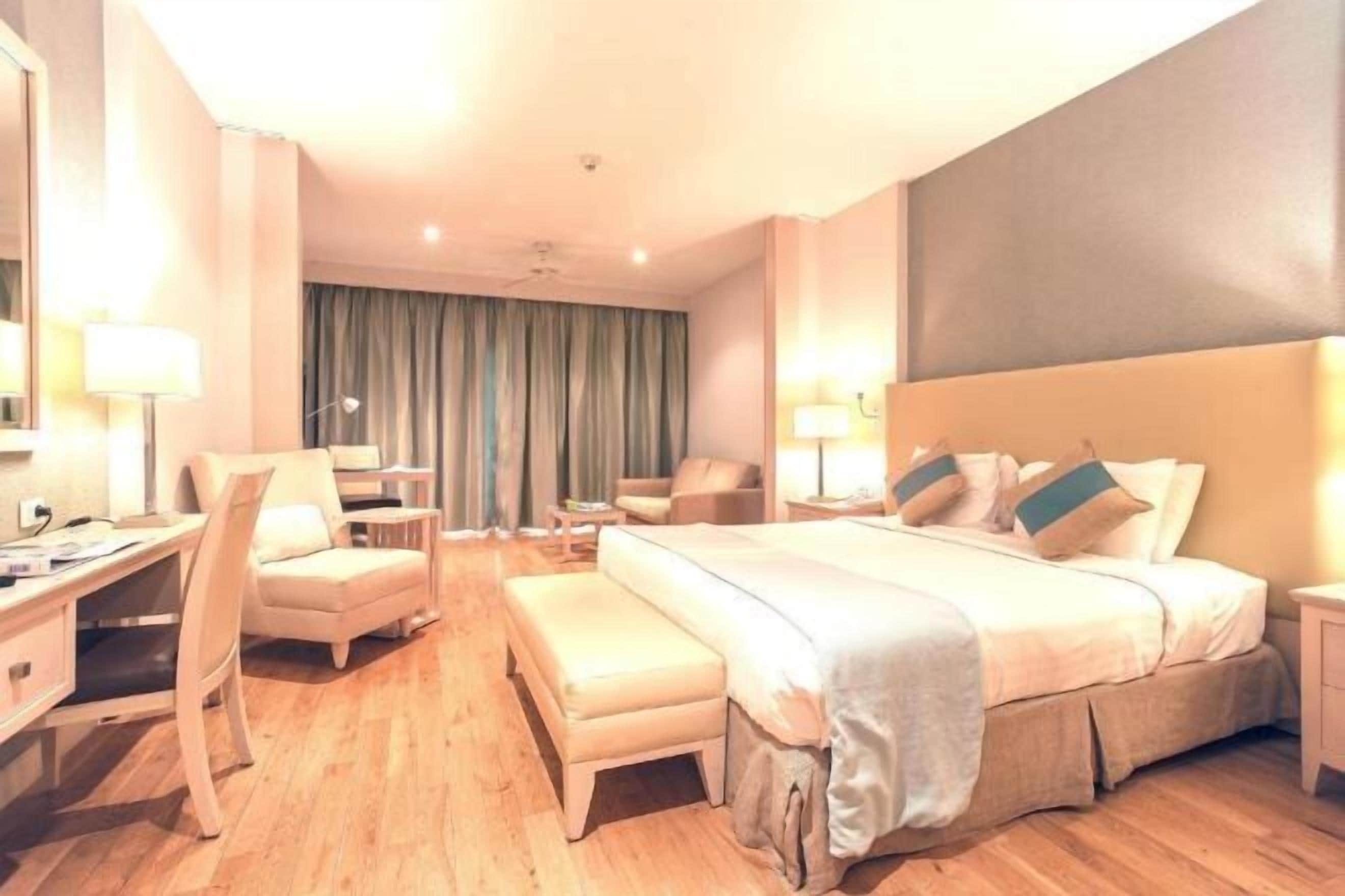 Minibar, desk, laptop workspace, soundproofing