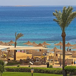 Private beach, sun-loungers, beach umbrellas, beach towels