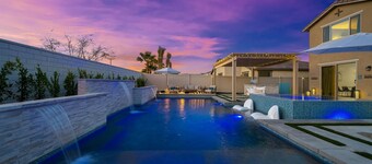 Magnolia House - Brand new hidden gem with tranquil pool and spa