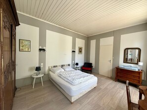 5 bedrooms, WiFi