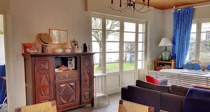 Beach & Forest Retreat: Spacious House, Garden, BBQ, WiFi, Near Shops