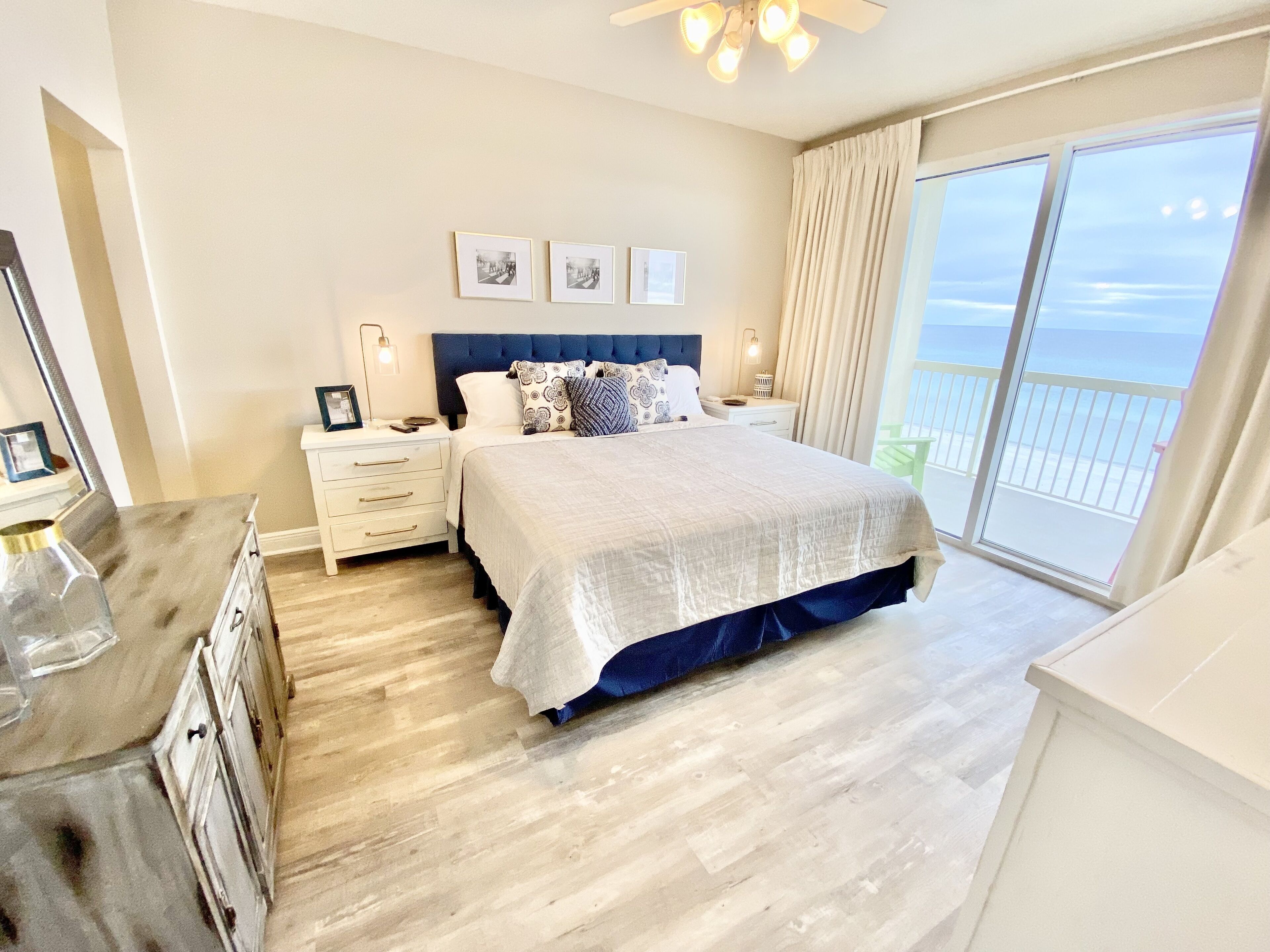 Gulf Front Master~ Low Floor! ~ Free Beach Chair Service ~
