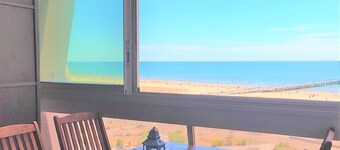 Ideal beach studio, balcony, near golf and spa