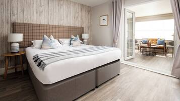 Executive Family Suite - Pet Friendly | Soundproofing, free WiFi, bed sheets