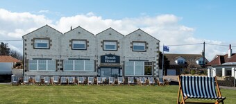 Beach House Hotel