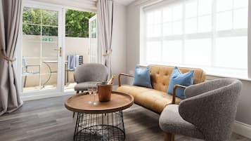Executive Family Suite - Pet Friendly | Soundproofing, free WiFi, bed sheets