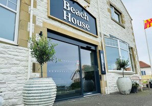 Exterior - Beach House Hotel (Seahouses)